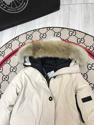 Canada Goose Chilliwack Bomber Down Jacket Cream White Fur Hood