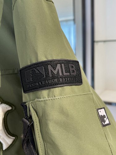 MLB NY Yankees Olive Green Military Fur Trim Hooded Parka