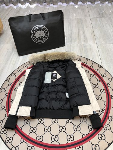 Canada Goose Chilliwack Bomber Down Jacket Cream White Fur Hood