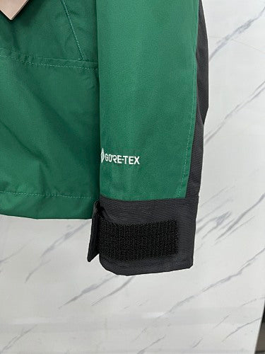 The North Face 1990 Mountain Jacket GORE-TEX Forest Green Black