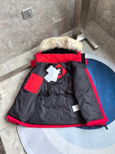 Canada Goose Wyndham Parka Down Jacket Red Fur Hood